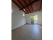 ALQUILO LINDO DÚPLEX EN CONDOMINIO EN LAMBARÉ