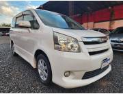 Toyota New Noah Naftero 2010