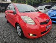 HERMOSO TOYOTA NEW VITZ REC. IMPORT. ROJO AÑO 2008/09 MOTOR VVTI 1.3. AUTOMATICO NAFTERO