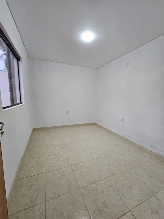 Vendo casa oferta 240.000.000 Gs — foto 2