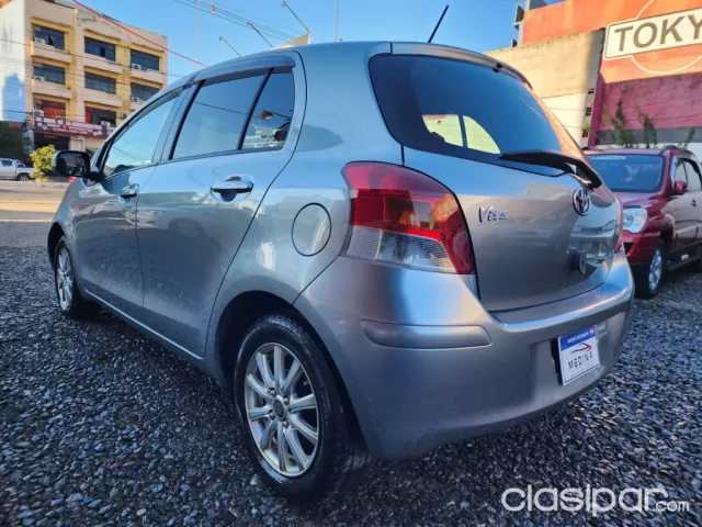 Toyota Vitz 2010 — foto 3