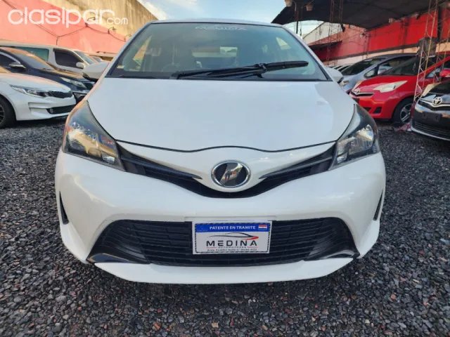 Toyota Vitz 2014 — foto 2
