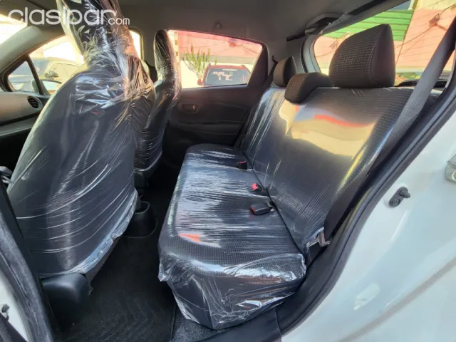 Toyota Vitz 2014 — foto 3