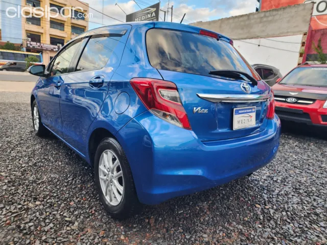 Toyota Vitz 2015 — foto 6