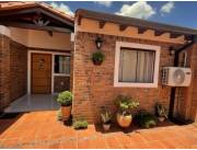 HERMOSO DUPLEX EN VENTA EN VILLA ELISA BARRIO MBOCAYATY
