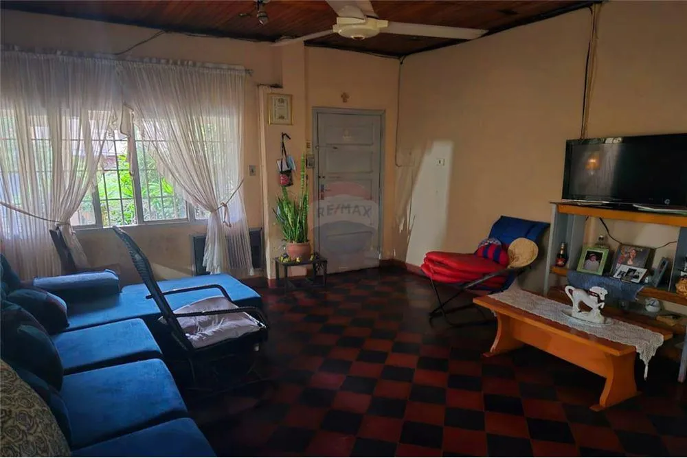 VENDO CASA A REFACIONAR EN VISTA ALEGRE SOBRE PARIRÍ — foto 2