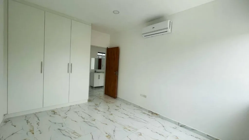 DUPLEX A ESTRENAR EN LUQUE CUARTO BARRIO — foto 3