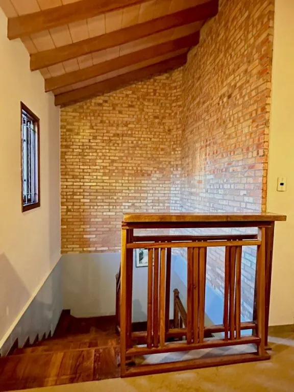 VENDO AMPLIA RESIDENCIA — foto 3