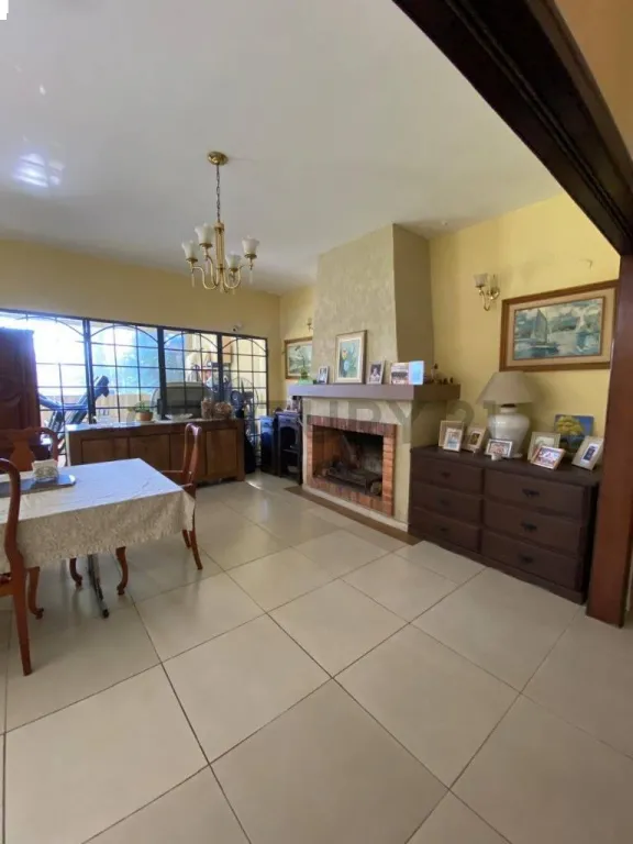 VENDO AMPLIA RESIDENCIA DE 2 PLANTAS EN BARRIO VISTA ALEGRE — foto 2