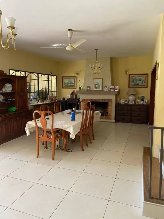 VENDO AMPLIA RESIDENCIA DE 2 PLANTAS EN BARRIO VISTA ALEGRE — foto 3