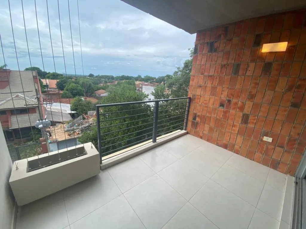 Vendo Departamento En Edificio Mangal, Detrás Del Ips — foto 2