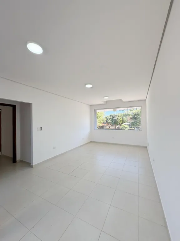 S BRUNO GUGGIARI, CONEXIONES INMEDITAS: 900 M2 IMPECABLE, P USO INMEDIATO, P SHOWROOM. — фото 3