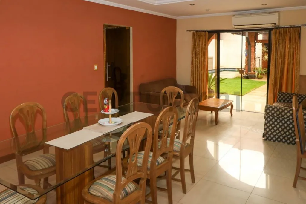 Residencia en Villa Aurelia En Venta — foto 2