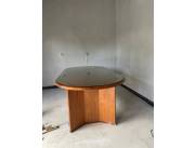 Mesa de madera masisa y tapa de vidrio