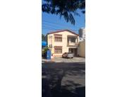 VENDO CASA DE DOS PLANTAS PARA OFICINA CON ESTACIONAMIENTO- AV. PERÚ e/ CERRO CORA Y AZARA