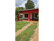 NUEVO VALOR Barrio mirador Casa en venta en Hohenau-2 dormitorios, parque y lote de 420m2