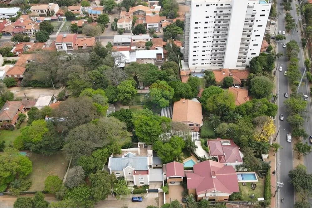 Terreno - Venta - Paraguay Asunción Mburucuyá VENDO AMPLIO TERRENO SOBRE AVDA. PRIMER PDTE — foto 2