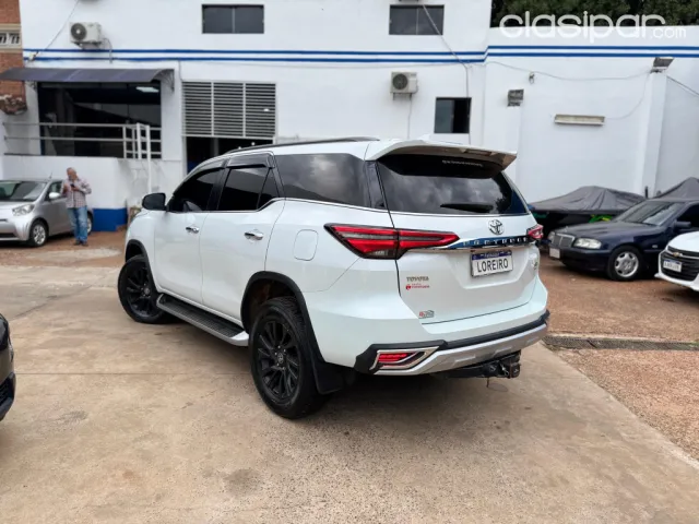 Toyota Fortuner 2023 - foto 2