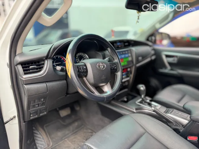 Toyota Fortuner 2023 — foto 3