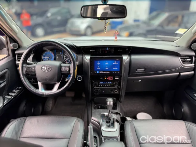 Toyota Fortuner 2023 - foto 8