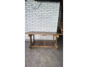 Juego de sofas con mesita hechos de madera de lapacho, en buenas condiciones.