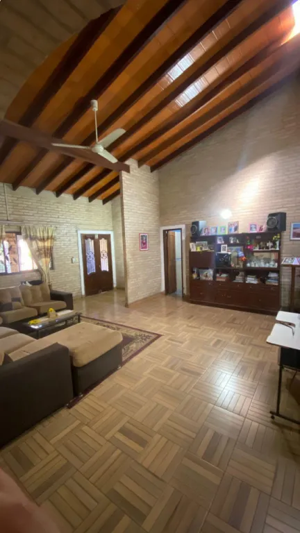 En Venta Espacioso Casa situado en el Barrio La Amistad de la ciudad de Luque ✨🤩 — foto 3