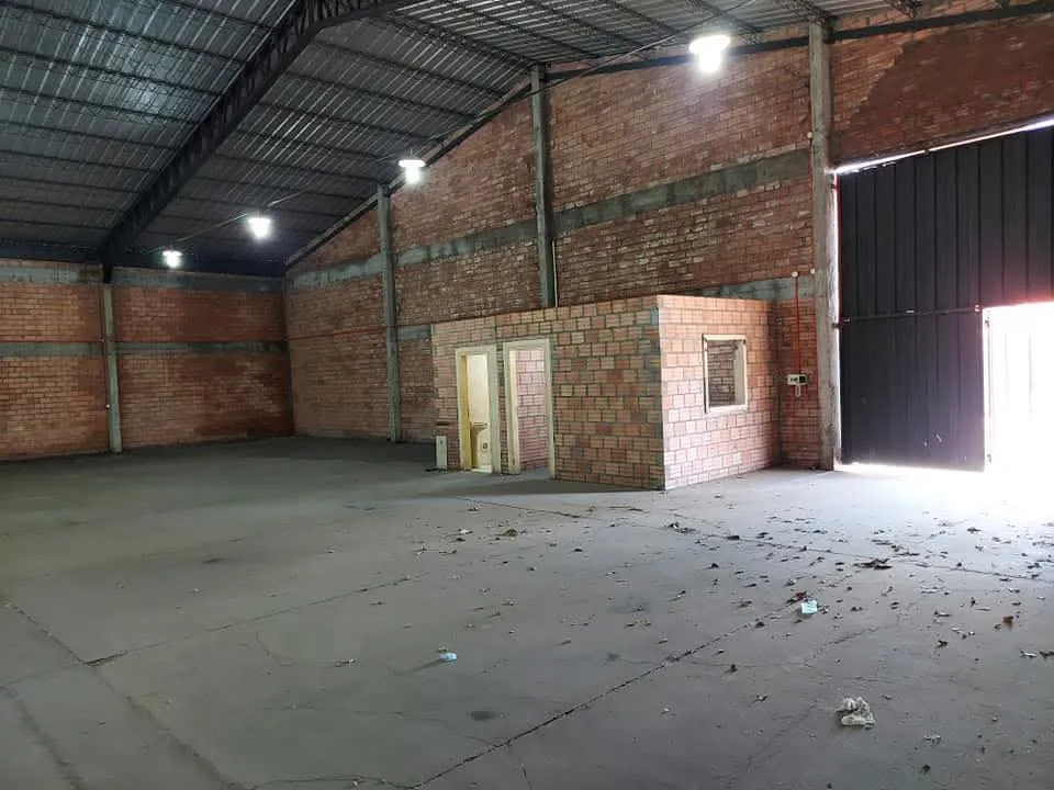 MR ALONSO, PROX. MUNICIPALIDAD, TRANSCHACO: 592M2, IMPECABLE DEPOSITO, P MERCADERÍAS + OF — foto 2