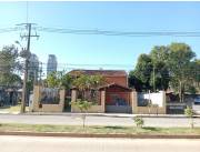 VENDO TERRRENO CON CASA A REFACCIONAR O DEMOLER SOBRE LA AVDA. MOLAS LOPEZ