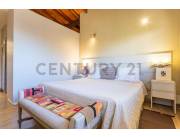 Hermosa casa de 3 dormitorios en suite , Barrio Mburucuya
