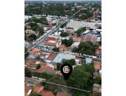 Terreno de 390m2 con construcción en Asunción Barrio Mburicao