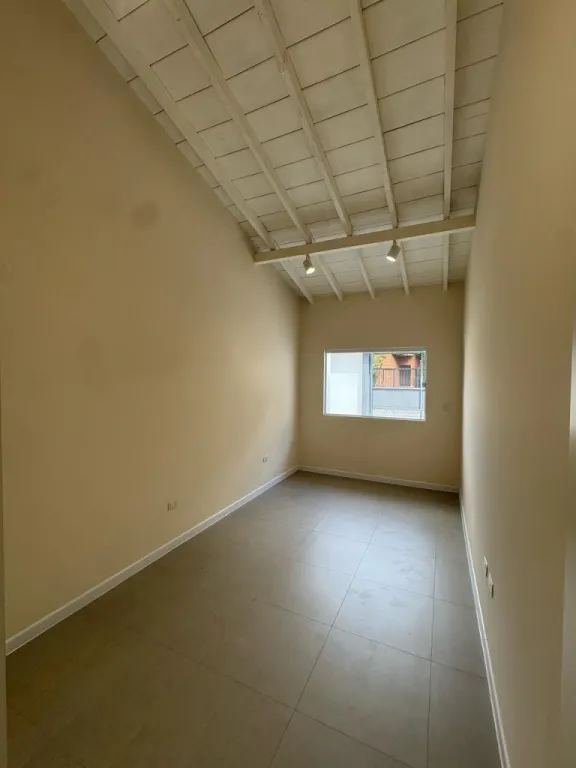 Vendo Casa a Estrenar de 235 m2, Barrio Seminario - CLHO7117346 — foto 3