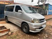 Vendo Toyota Hiace año 2000 motor diésel turbo intercooler