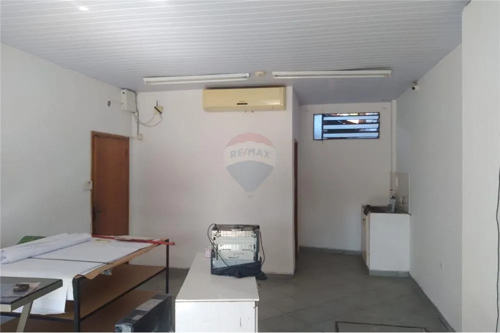 ALQUILO SALON COMERCIAL EN BARRIO HERRERA — foto 3