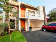 VENDO HERMOSA CASA EN BARRIO KENNEDY EN LAMBARE