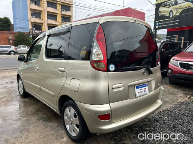 Toyota Funcargo 2004 — foto 6