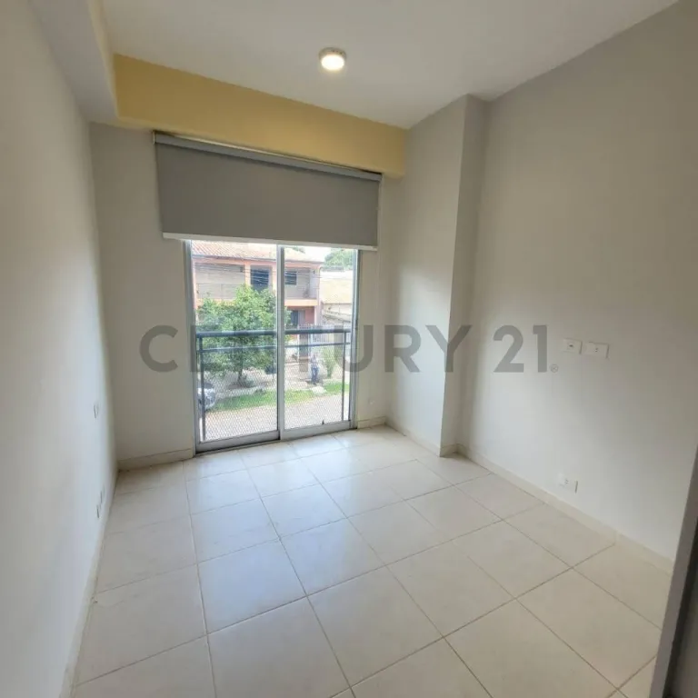 EN AQLUILER DEPARTAMENTO EN LOMA PYTA ID: 34997 — photo 3