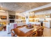 VENDO DUPLEX CON PISCINA EN BARRIO MBURUCUYÁ