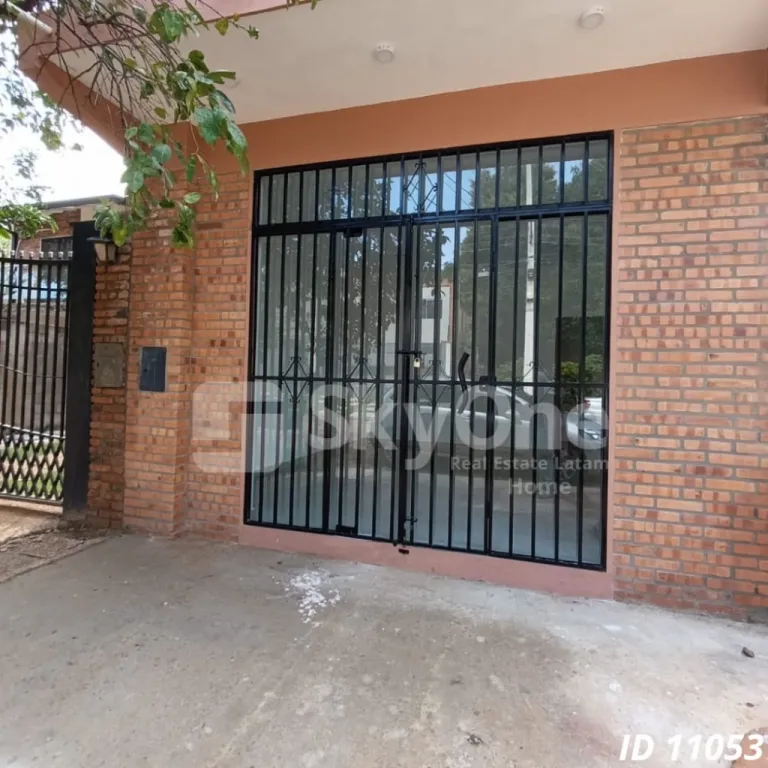 EN ALQUILER SALÓN COMERCIAL A ESTRENAR EN LUQUE — foto 2