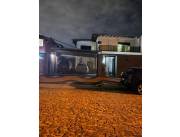 ALQUILER DE CASA EN LA MEJOR ZONA DE LAMBARÉ!