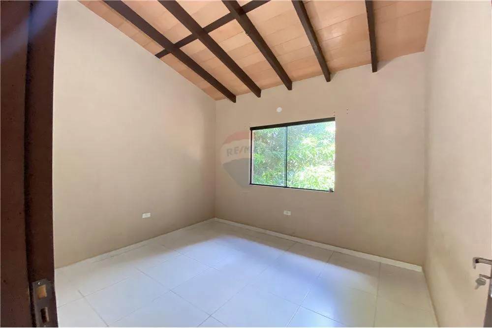 Alquilo salón comercialoficina en esquina — foto 2