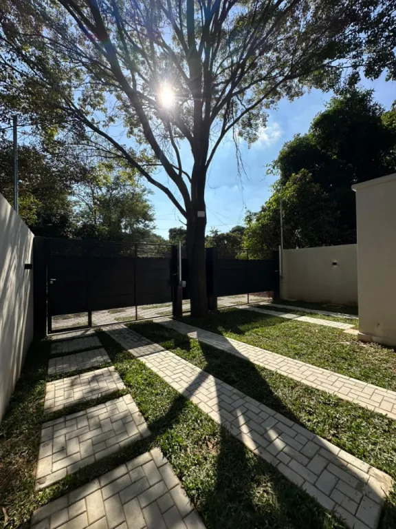Vendo Chalet de 2 Habitaciones a Estrenar en Zona Aeropuerto — foto 2