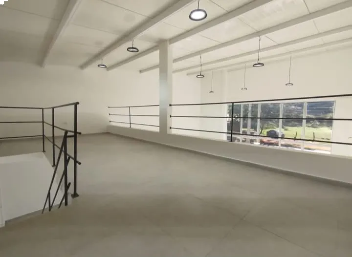 Alquilo salon comercial cod 5678 — photo 3