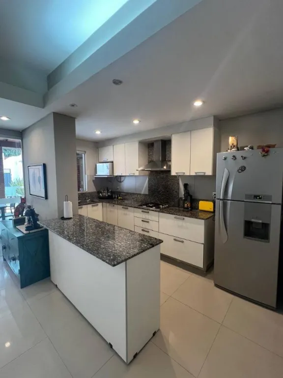 VENDO CASA DE 3 DORMITORIOS EN BARRIO JARA — foto 3