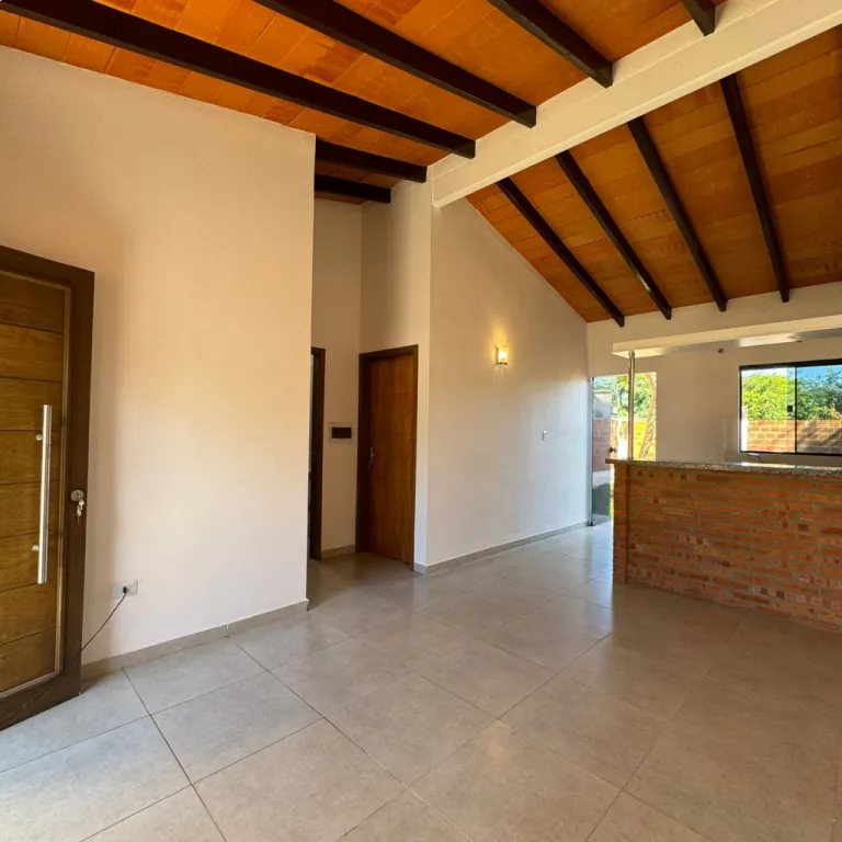Venta de casa de 2 dormitorios a estrenar en Luque, Mora Cue — foto 3