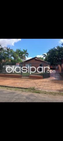 Vendo casa a refaccionar o demoler en Villa Adela