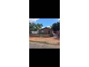 Vendo casa a refaccionar o demoler en Villa Adela
