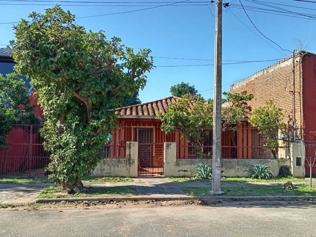 VENDO CASA A REFACCIONAR O DEMOLER Rigoberto Caballero c Benjamín Aceval y Francisco Boga — foto 3