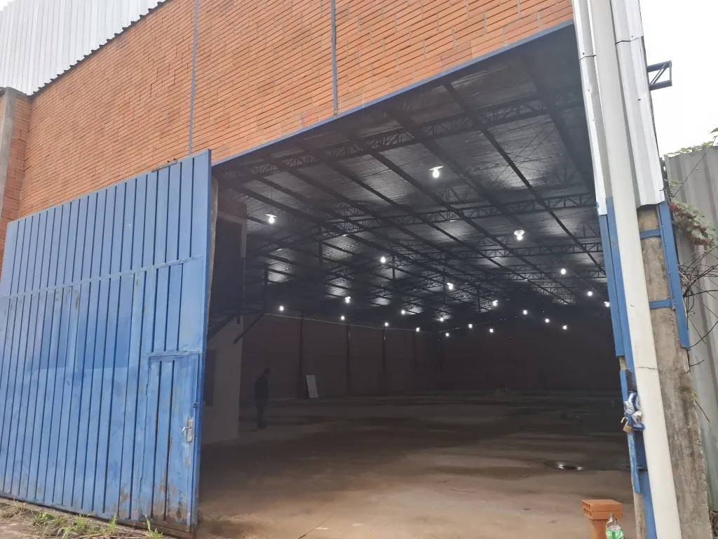 Venta de depósito en MRA con renta activa — foto 2