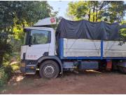 Camión Scania P94-D230, año 2001 en perfecto estado.