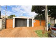 Importante propiedad a la venta, 600m2 a precio de terreno, barrio Los Laureles de Asunció